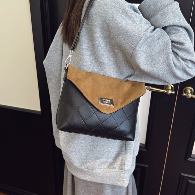 Vintage Modische Wickeltasche, – Vintage Fashion In Paris Bewertung und Preis